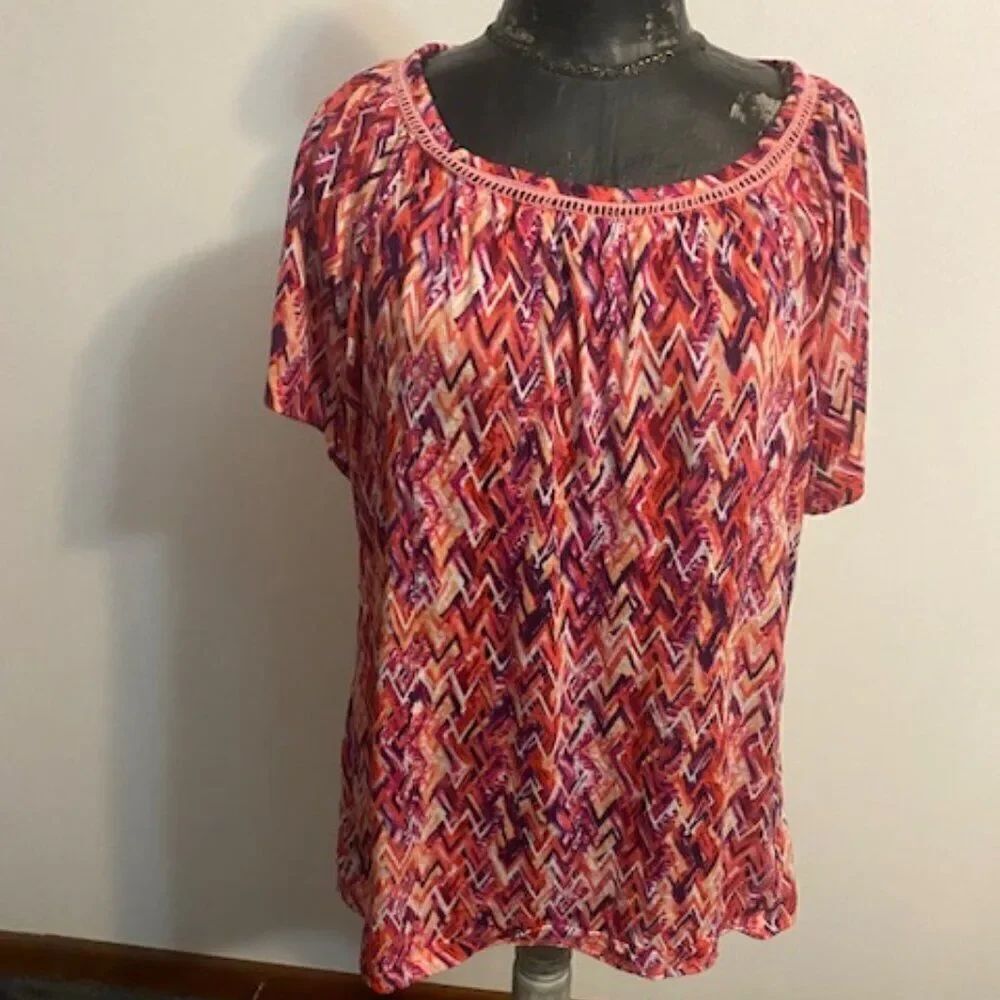 Laura Scott multi-color zig zag print top, size 2X